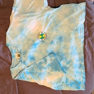 Cropped tie-dye blue tshirt